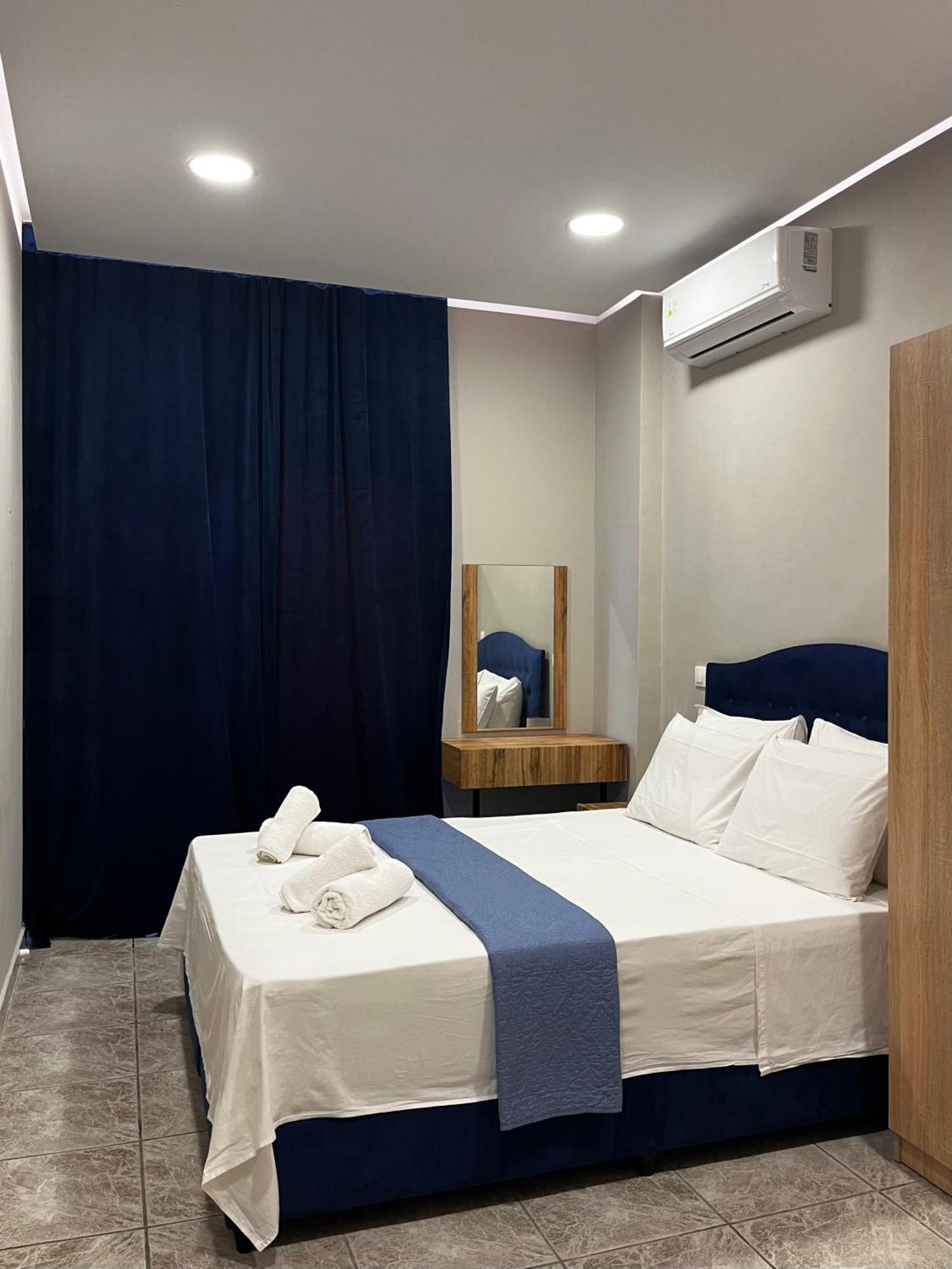 Sapphire Home Ixia  Buitenkant foto